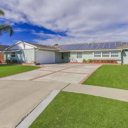 Oshkosh Luxurious Escape Apartment Anaheim Luaran gambar