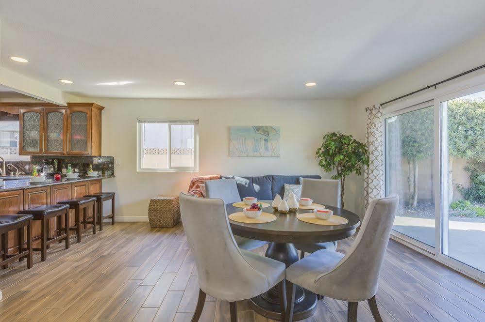Oshkosh Luxurious Escape Apartment Anaheim Luaran gambar
