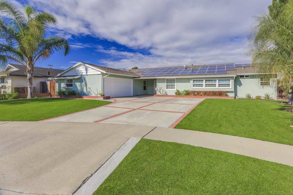 Oshkosh Luxurious Escape Apartment Anaheim Luaran gambar